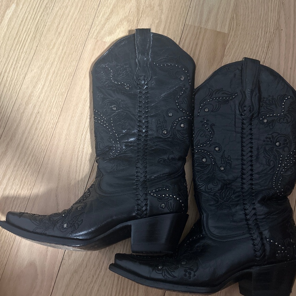 Corral black cowboy boots